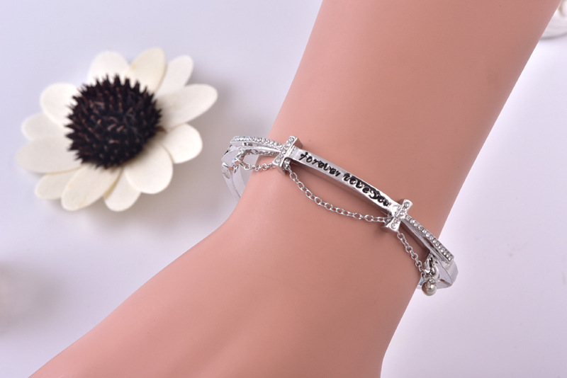 Title 5, Fashionable wild bracelet jewelry