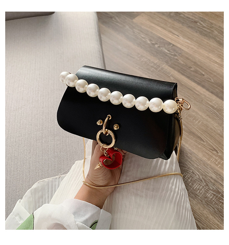 Title 19, new European style pearl shoulder bag