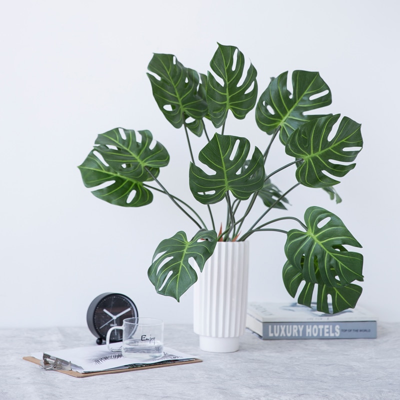 Title 3, Realistische Monstera simulatieplant voor een g...