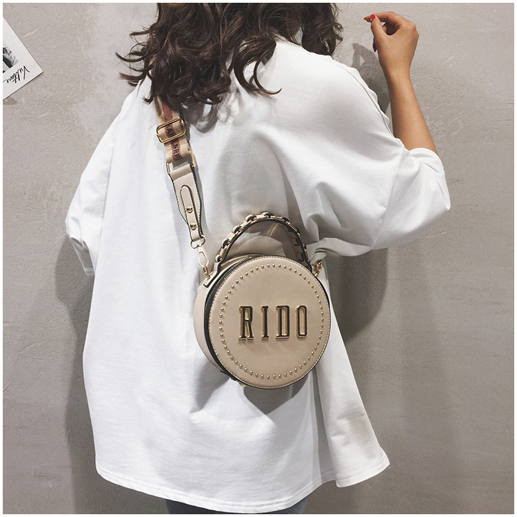 Title 18, Rivet small round bag