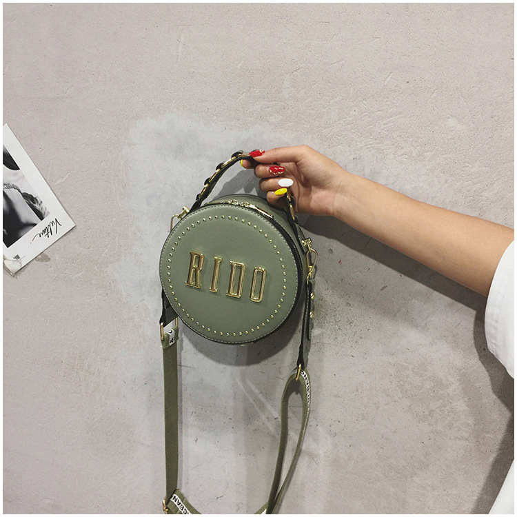 Title 19, Rivet small round bag