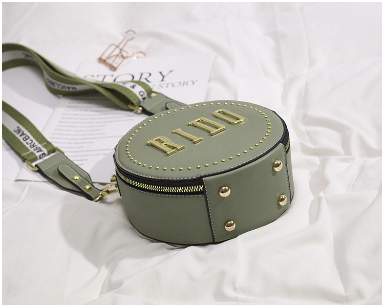 Title 33, Rivet small round bag