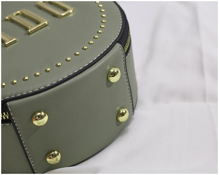 Title 34, Rivet small round bag