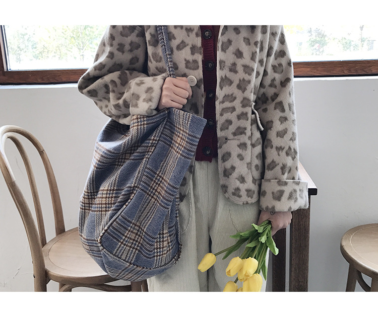 Title 9, Wool check shoulder bag