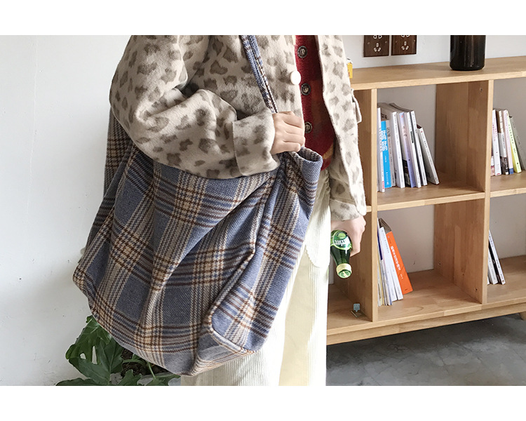 Title 14, Wool check shoulder bag