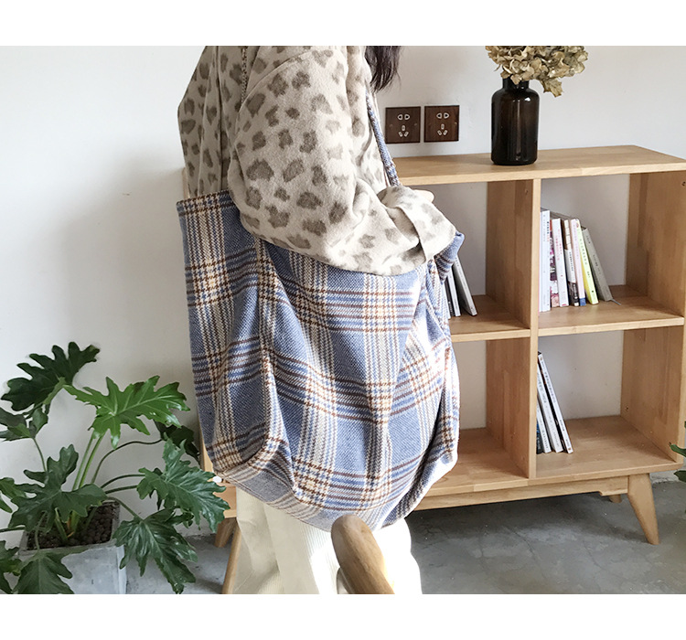 Title 15, Wool check shoulder bag