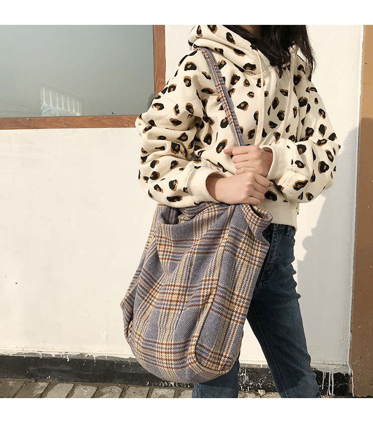 Title 17, Wool check shoulder bag