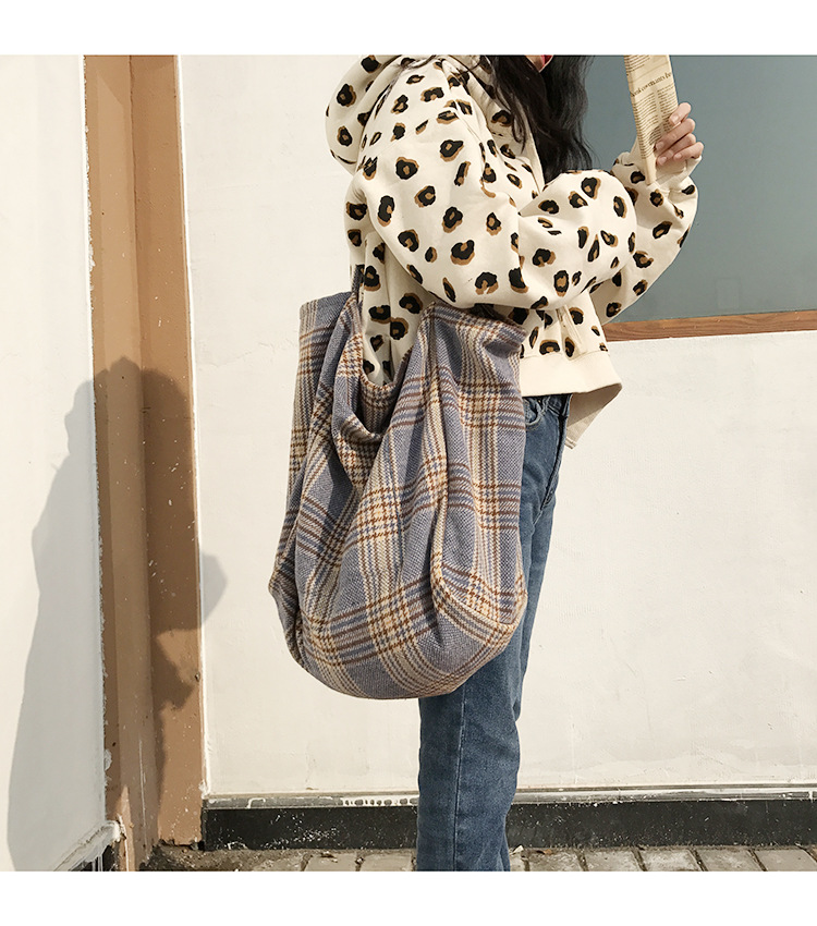 Title 18, Wool check shoulder bag