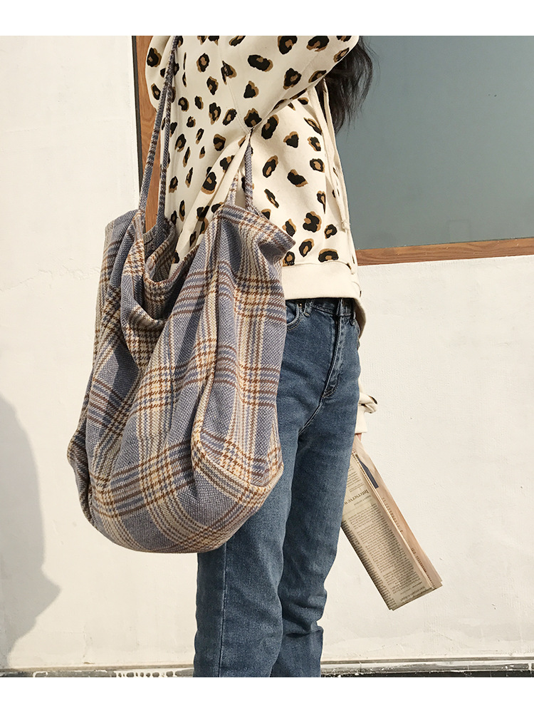 Title 19, Wool check shoulder bag