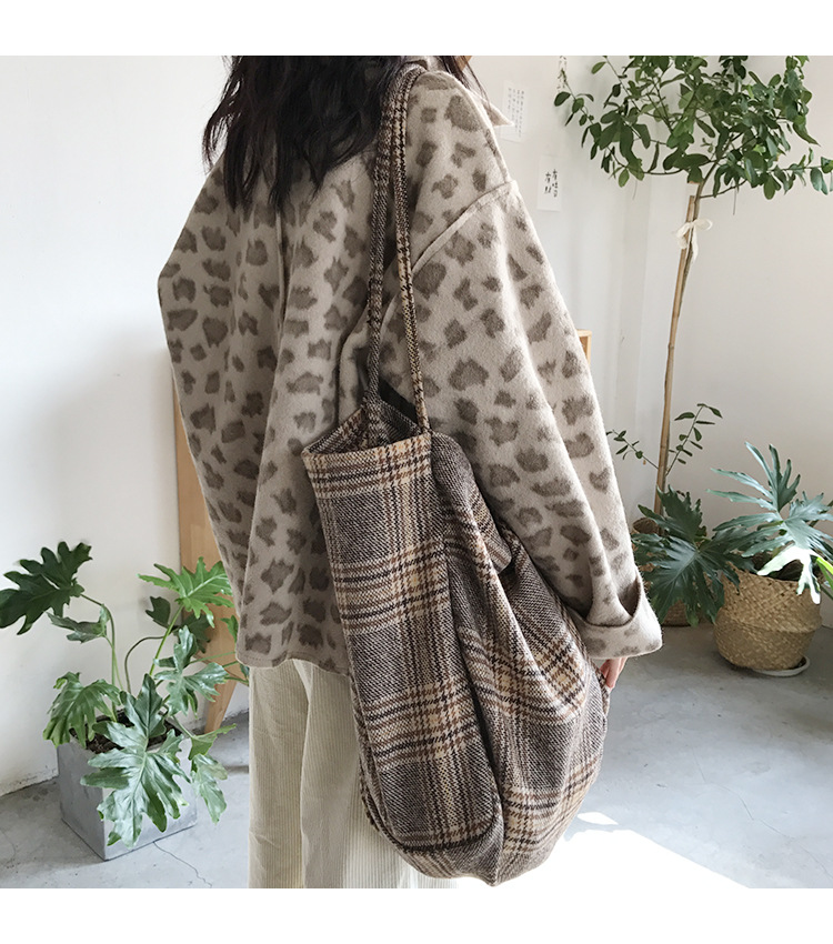 Title 23, Wool check shoulder bag