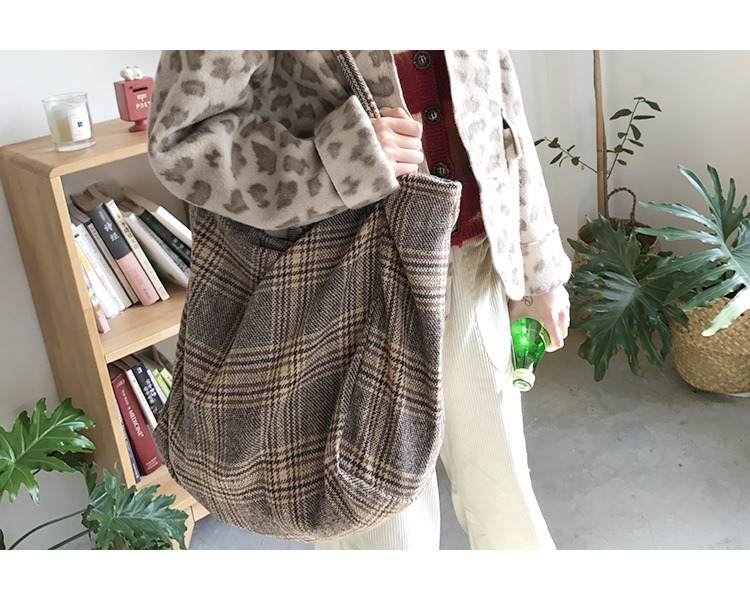 Title 24, Wool check shoulder bag