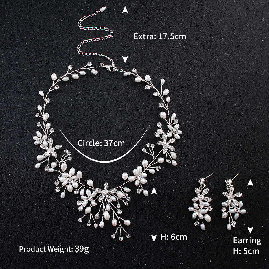 Title 6, Pearl necklace and earring set, a timeless acce...