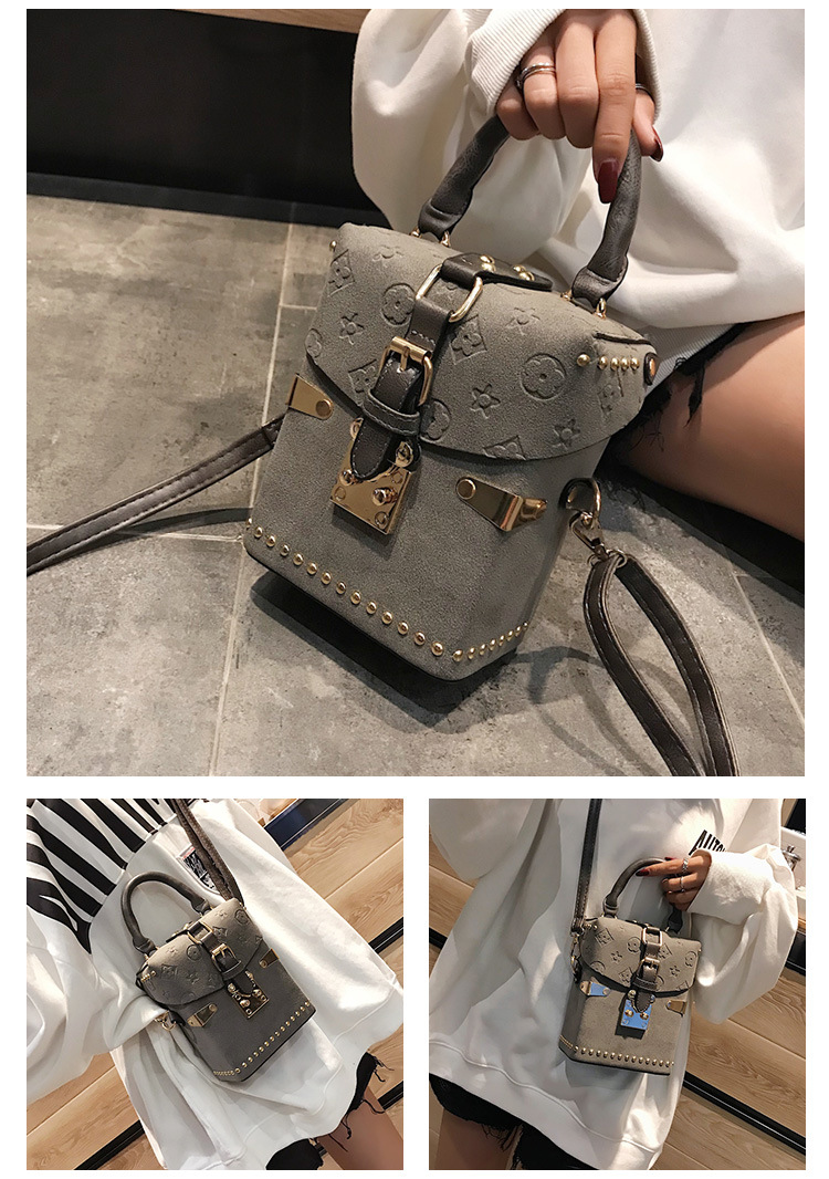 Title 1, Studded shoulder bag