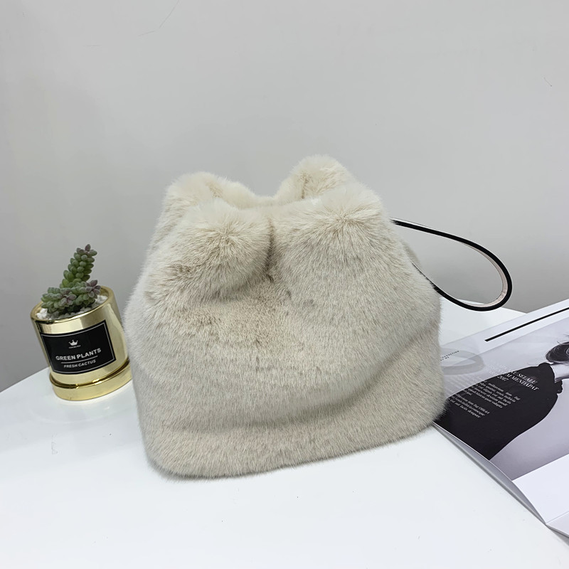 Title 10, New imitation mink fur plush bucket shoulder bag