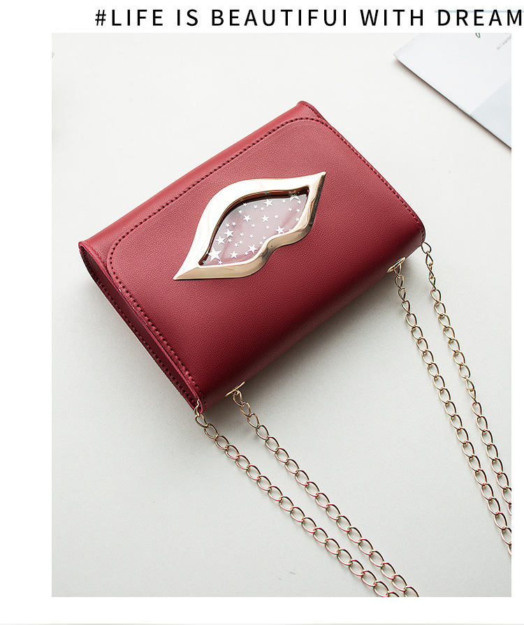 Title 9, Lips sweet chain chain messenger bag