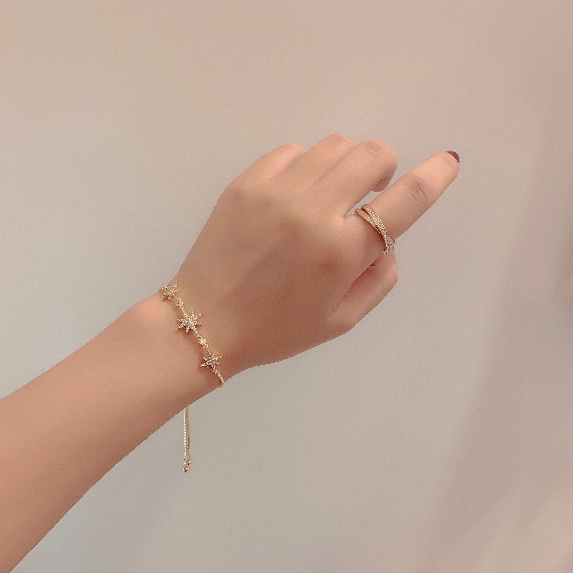 Title 7, Six-pointed star bracelet