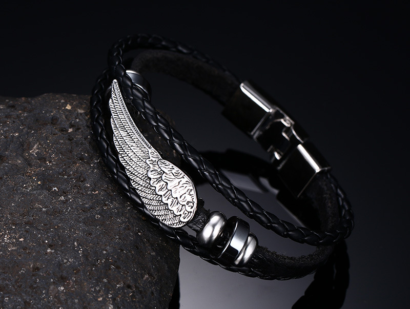 Title 1, Engel Wings Bracelet