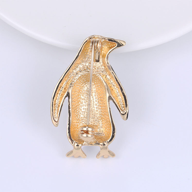 Title 6, Penguin pin corsage