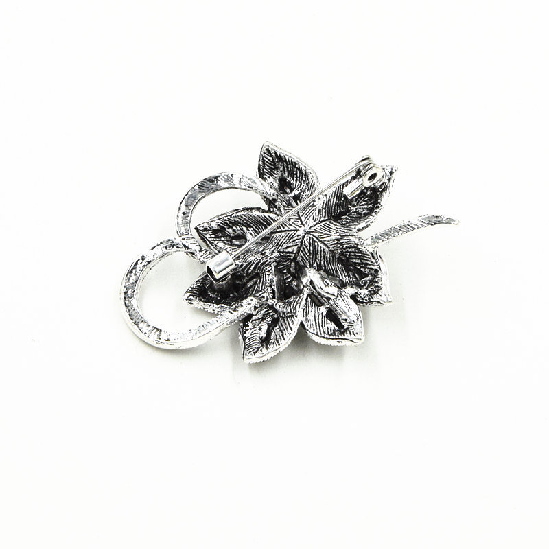 Title 3, Fashion Crystal Pearl Bow Ladies Brooch Apparel