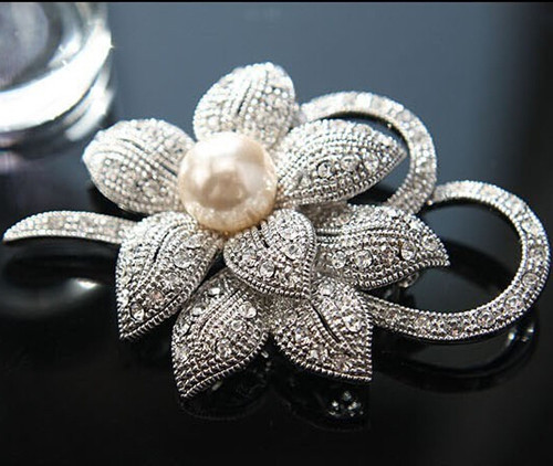 Title 9, Fashion Crystal Pearl Bow Ladies Brooch Apparel