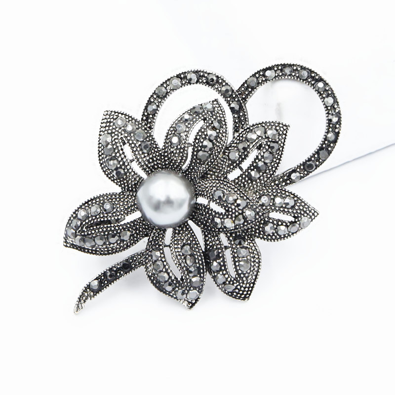 Title 18, Fashion Crystal Pearl Bow Ladies Brooch Apparel