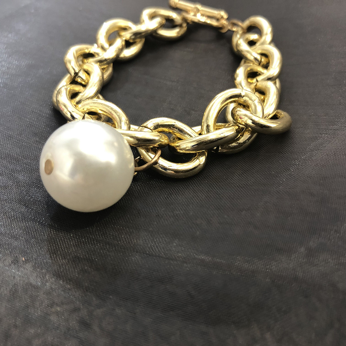 Title 4, Simple and elegant chain pearl bracelet