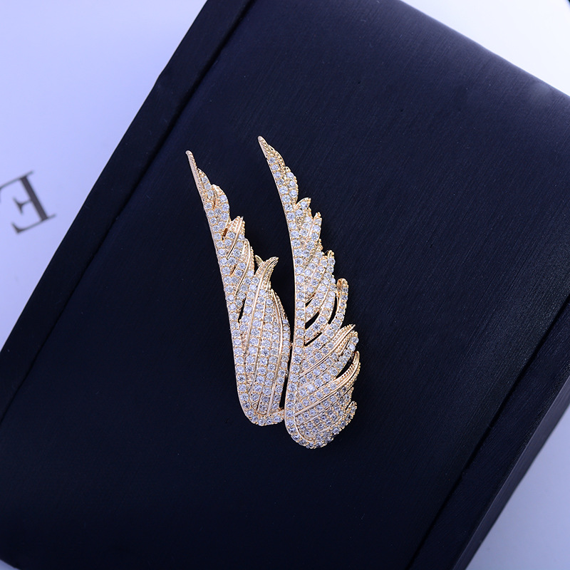 Title 9, Material angel wings brooch unisex suit pin