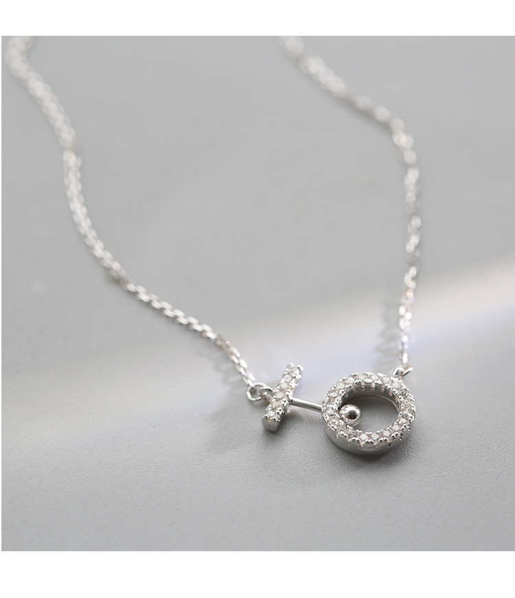 Title 7, Temperament Circle Necklace with Diamonds