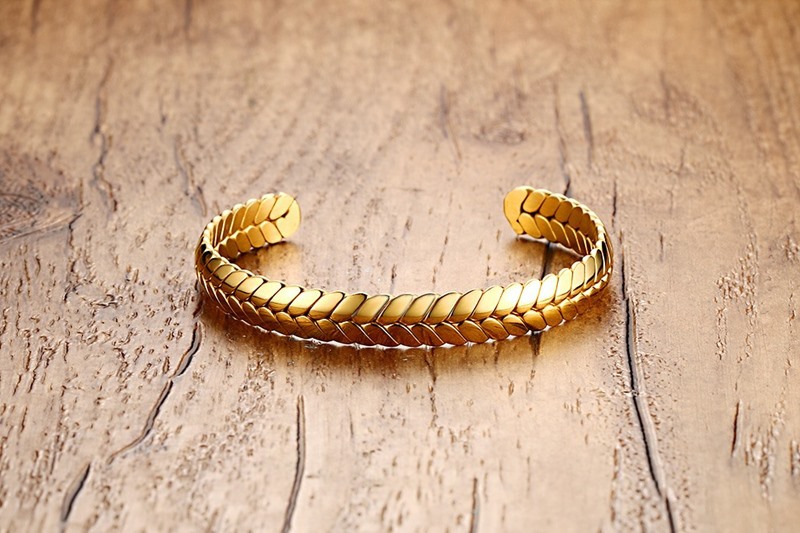 Title 6, Wheat ear bracelet