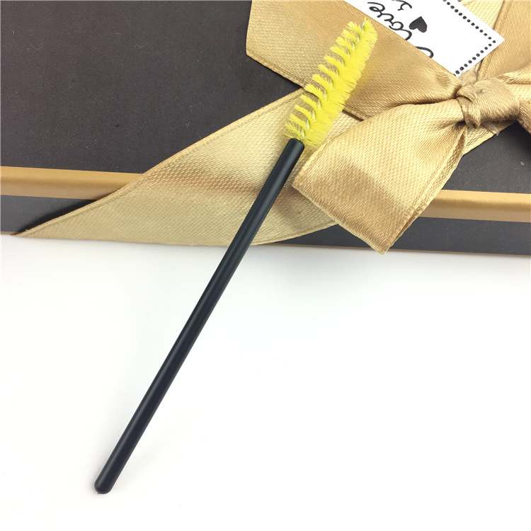 Title 5, Disposable eyelash curler and eyelash comb 50 p...