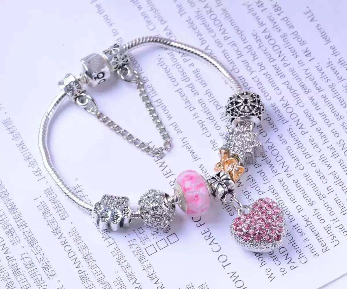 Title 1, Love Pendant Pink Simple Fashion Bracelet