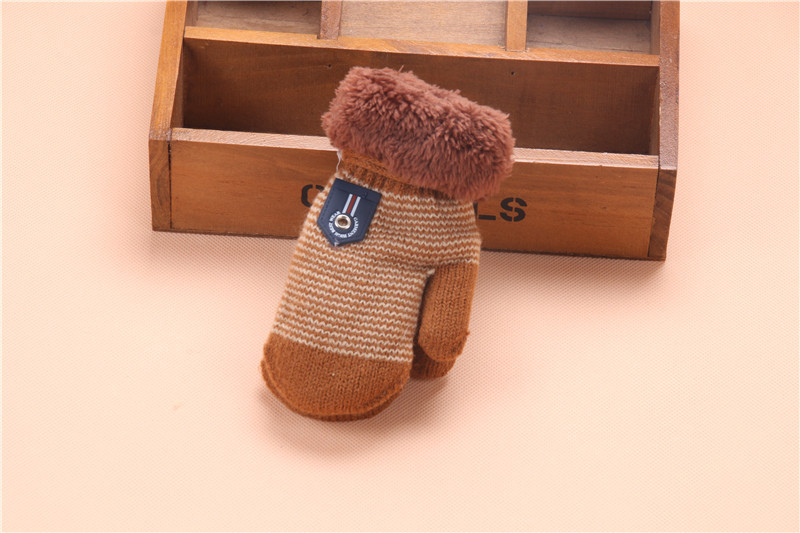 Title 7, New Stylish Warm Mittens For Boys And Girls. Ke...