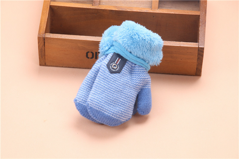 Title 8, New Stylish Warm Mittens For Boys And Girls. Ke...