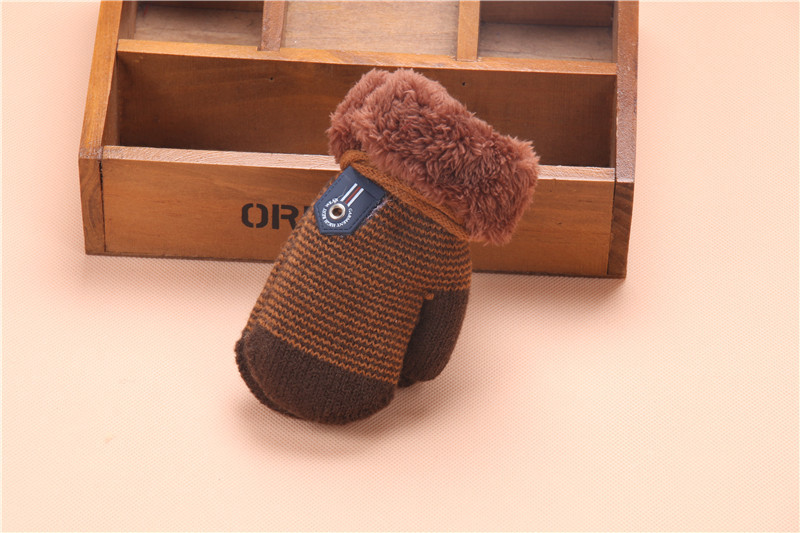 Title 9, New Stylish Warm Mittens For Boys And Girls. Ke...