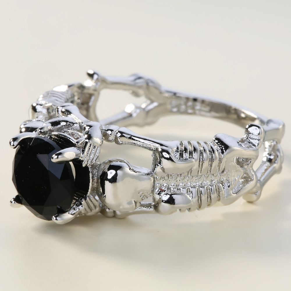 Title 1, Bague cœur noir en zircon punk skull, un bijou ...