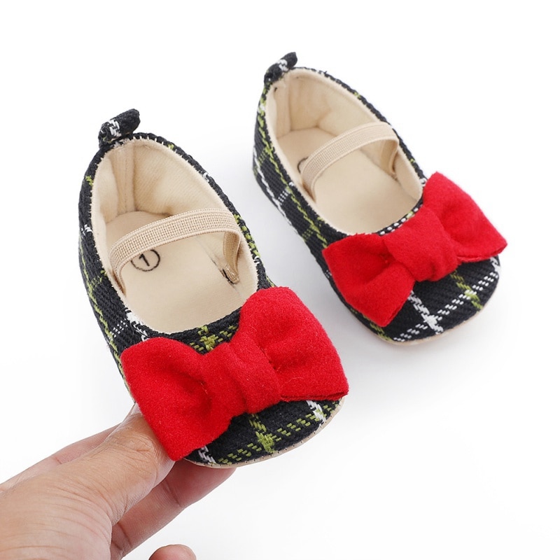 Title 4, Schattige Europese en Amerikaanse babyschoenen....