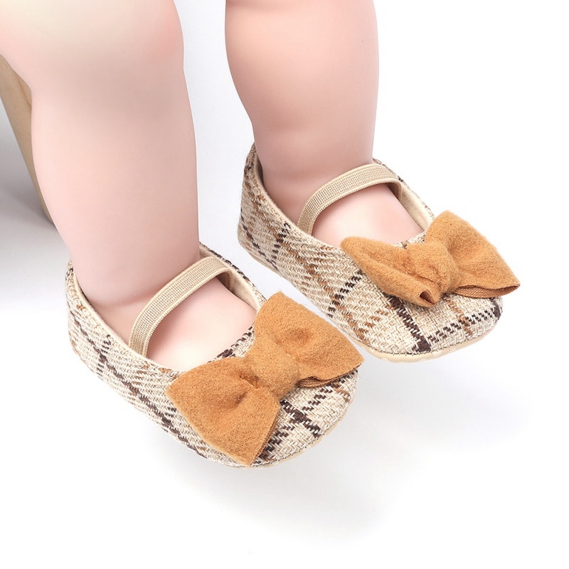 Title 12, Schattige Europese en Amerikaanse babyschoenen....