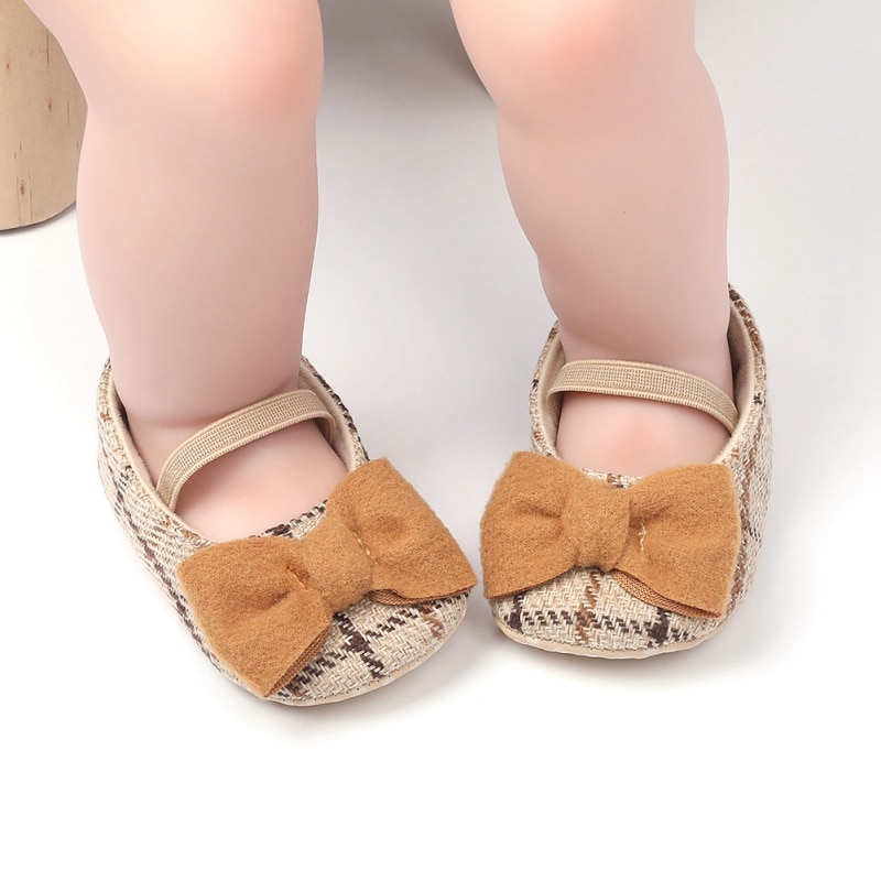 Title 14, Schattige Europese en Amerikaanse babyschoenen....