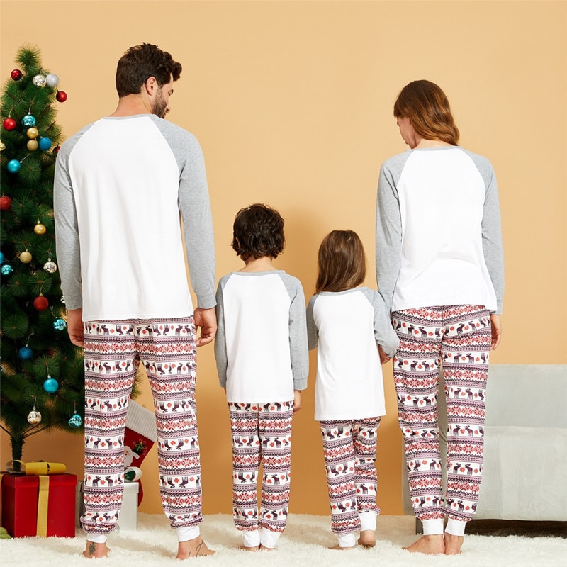 Title 3, Langarm-Pyjama-Set mit Weihnachtselch-Motiv, fü...