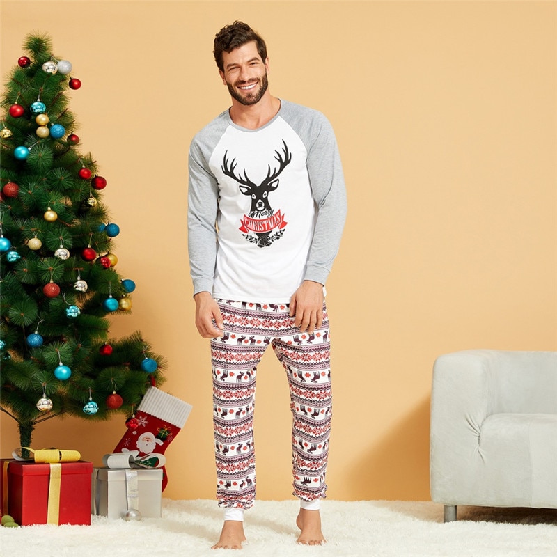 Title 7, Langarm-Pyjama-Set mit Weihnachtselch-Motiv, fü...