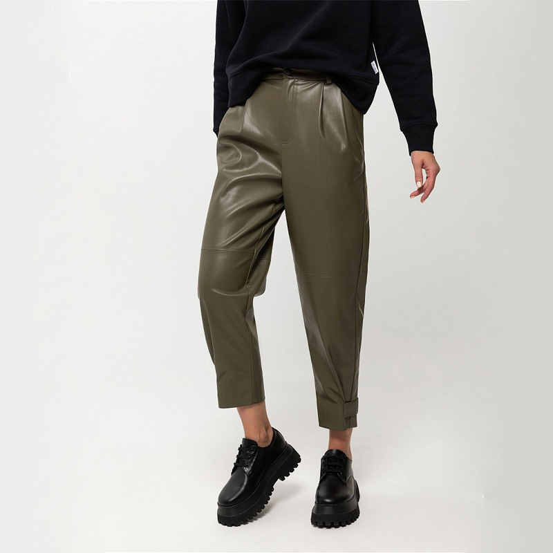 Title 2, Modische PU-Leder Cropped Hose mit hoher Taille...