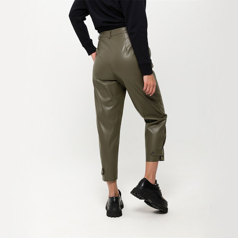 Title 3, Modische PU-Leder Cropped Hose mit hoher Taille...