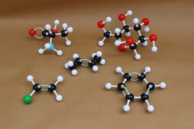 Title 2, Organic molecular model