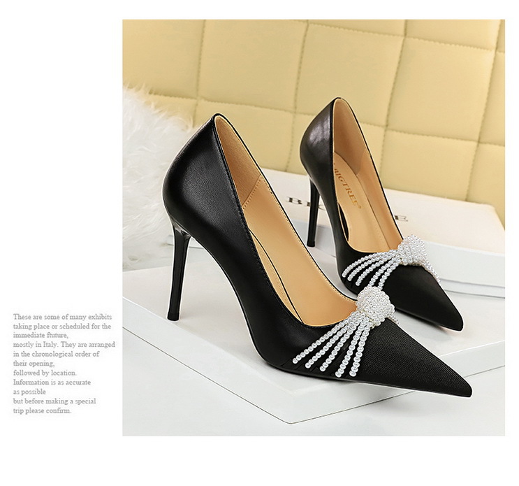 Title 3, Elegante Damen High Heels mit spitzer Zehenpart...