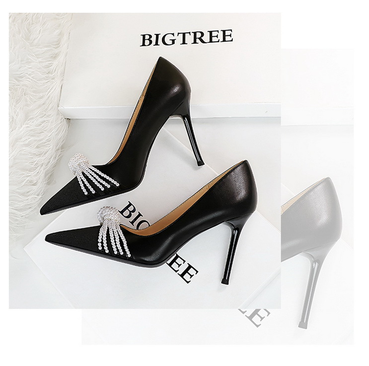 Title 4, Elegante Damen High Heels mit spitzer Zehenpart...