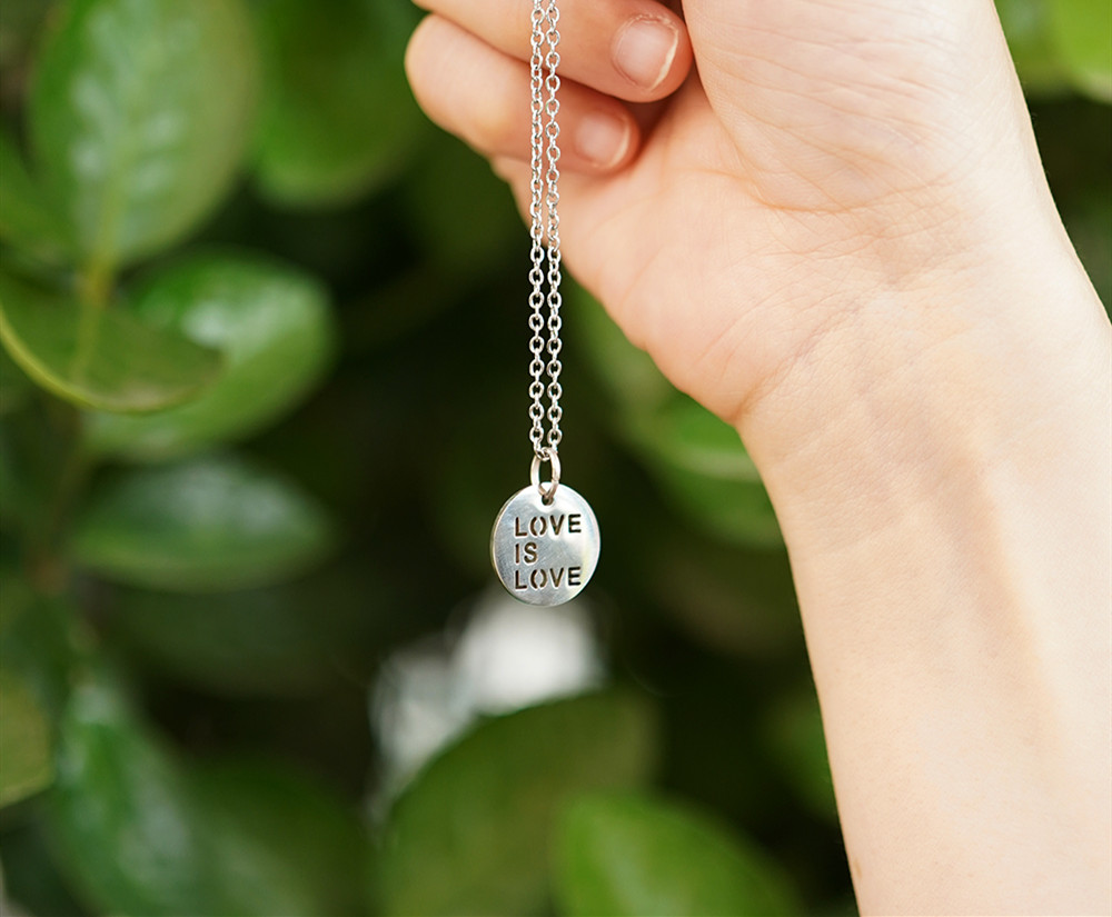 Ladies Hollow Clavicle Chain Pendant Necklace Jewelry