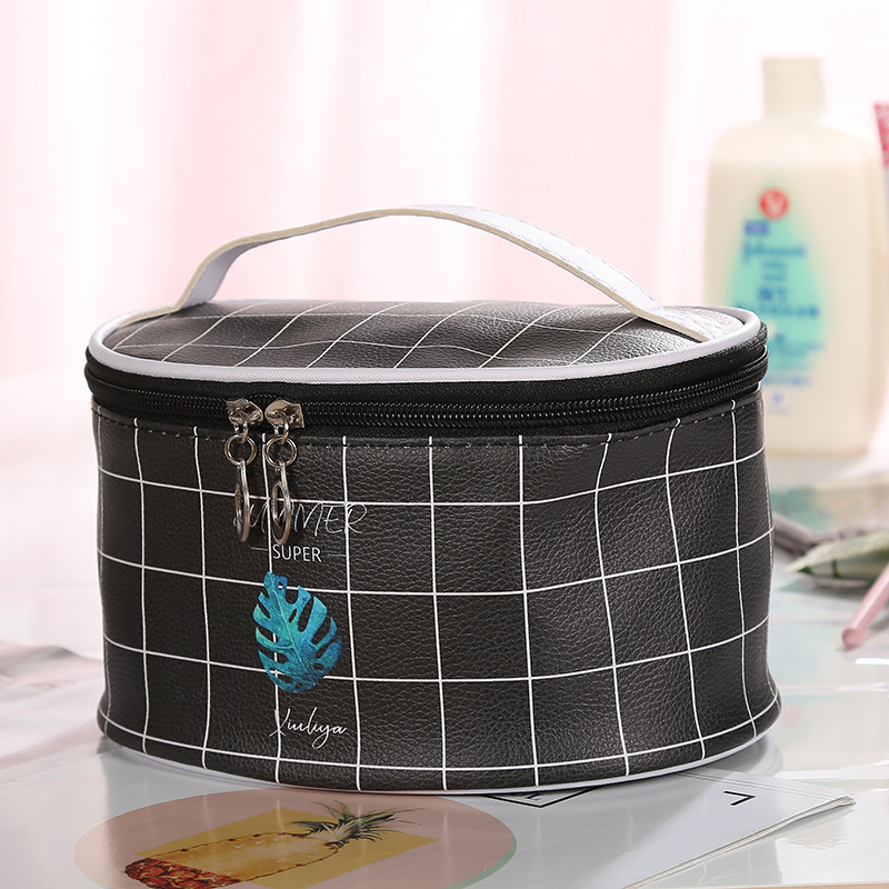 Title 11, Plaid Small Simple Wash Bag Portable Large Capa...