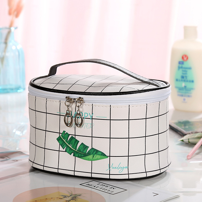 Title 13, Plaid Small Simple Wash Bag Portable Large Capa...