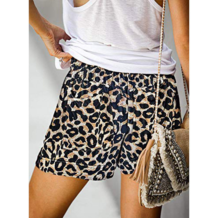 Title 2, Casual camouflage print shorts met hoge taille,...