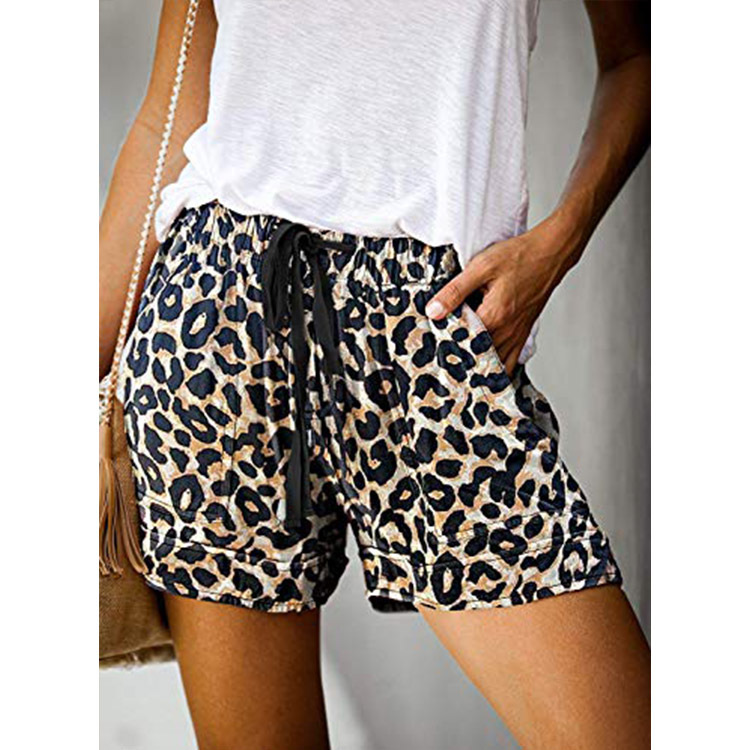 Title 3, Casual camouflage print shorts met hoge taille,...